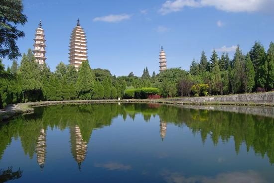 The graceful and forceful three pagodas of Chongsheng Temple,Dali