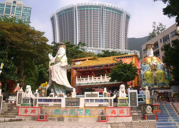 Shore of Repulse Bay