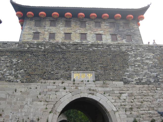 Zhonghua City Gate is the south gate of Ancient Nanjing City Wall.
