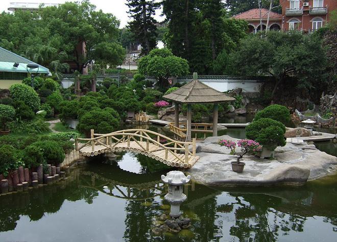 Shuzhuang Garden is a beautiful seaside garden.