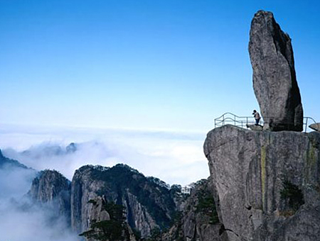 Flying Stone,Beihai Scenic Area,North Sea Scenic Area,Yellow Mountain,Huangshan Tours,China Tours