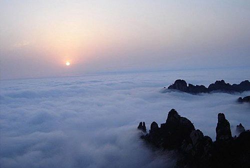 Cloud Sea,Sunrise on Yellow Mountain,North Sea Scenic Area,Yellow Mountain,Huangshan Tours,China Tours