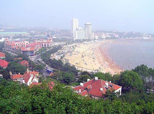 Spending some time on the nice beach is a good choice for Qingdao tours.
