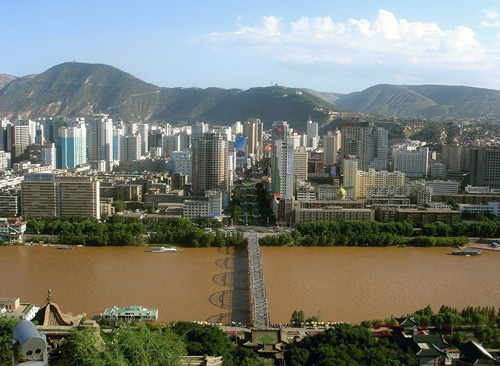 The Zhongshan Bridge in Lanzhou is hailed as "the First Bridge over the Yellow River".