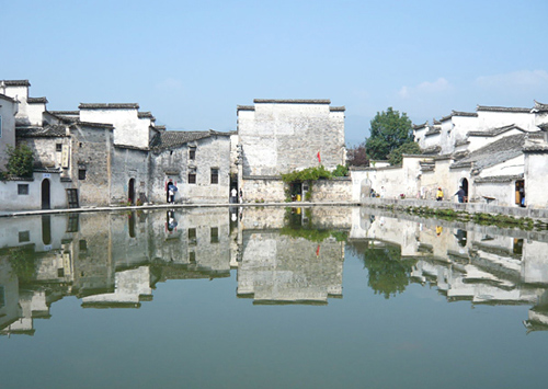 Hongcun and Xidi are two very famous ancient villages near the Yellow Mountain.