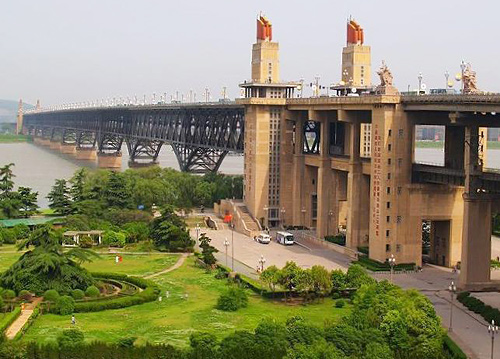 Nanjing Yangtze River Bridge,Nanjing Attractions,Nanjing Tours,Jiangsu Tours,China Tours