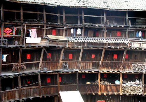 Tilted Pillars in Yuchang Earthen Building