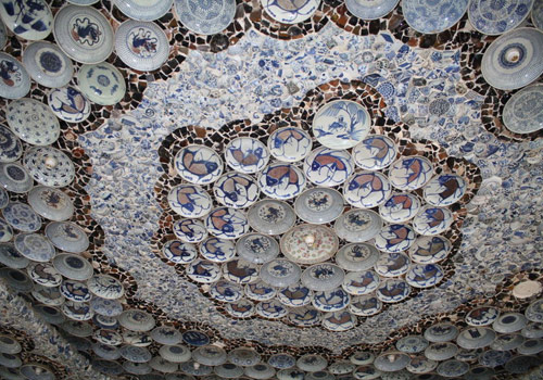 A ceiling decorated with porcelain plates and bowls in Porcelain House,Tianjin