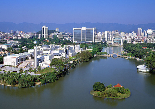 Fuzhou features graceful sceneries, evergreen trees, well-preserved historical sites and profound cultural deposits. 