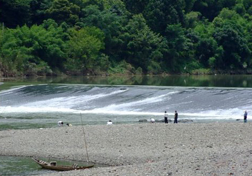 The Yuliang Dam in Huizhou Ancient Town has a history of hundreds' of years.