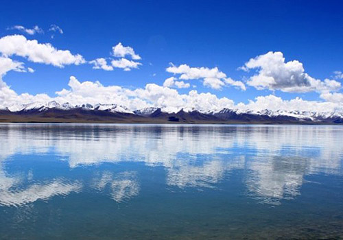 The Namtso Lake is a peaceful lake near Lhasa,people said that he who do not visit the lake, never have visited the real Tibet.