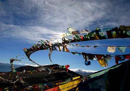 Prayer flags, it is made with tandem 5 small flags, the order of the color is blue, white, red, green and then yellow.