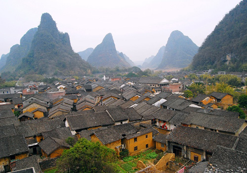 Hezhou is a tourist city with deep historical and cultural background.