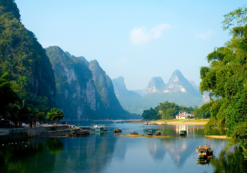 Hezhou is a city with charming natural landscape.