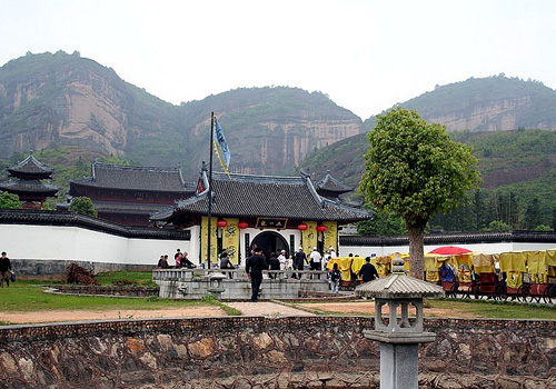 Longhu Mountain of Yingtan City is the birthplace of Taoism.
