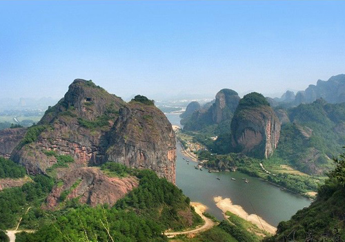 Yingtan City is a famed tourist city for natural beauties and profound culture.