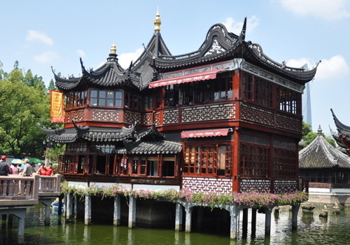 Yuyuan Garden is the style of Ming and Qing dynasties' gardening art.