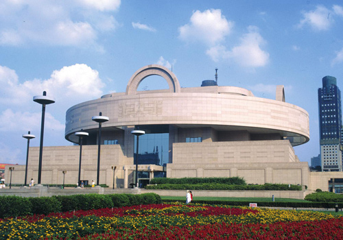 Shanghai Museum is a famous comprehensive museum of Chinese arts.