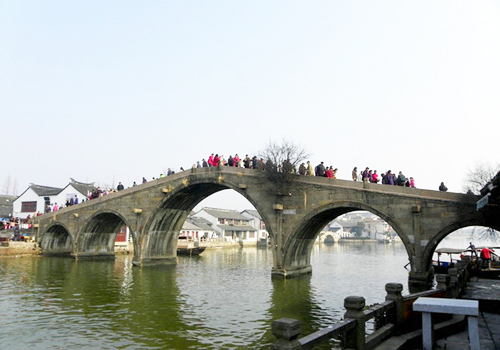 Fangsheng Bridge is the largest five-hole stone bridge in regions south of Yangtze River. 