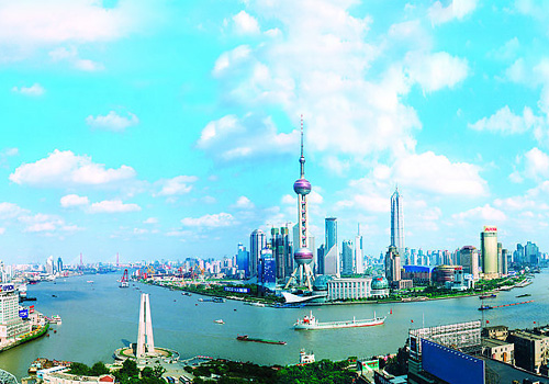 Huangpu River is the symbol as well as the mother river of Shanghai.