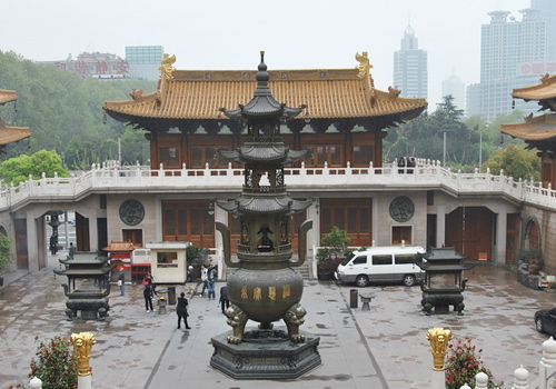 The existing architecture of the temple was mainly built during Qing Dynasty.