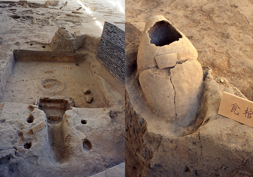 Remains of a house and an urn coffin of the Banpo Site of Banpo Museum,Xi'an,Shaanxi Province.