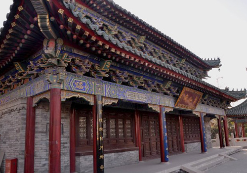 The Juxian Pavilion of the Eight Immortals Taoist Temple is an exquisitely decorated building. 