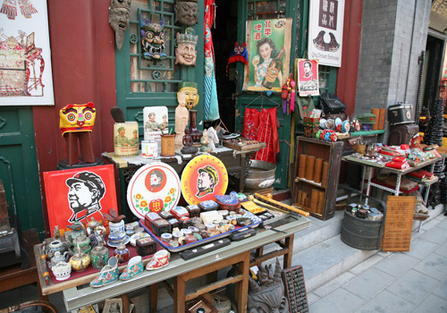 All kinds of antiques in the market,Beijing
