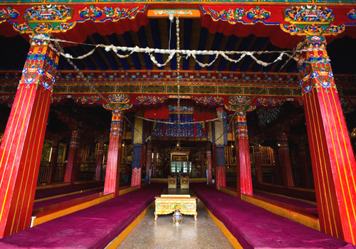 The insside of main halls of Drepung Monastery are commonly well decorated.