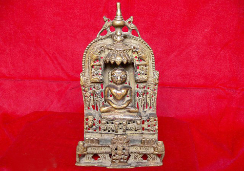 Most of the Buddhist statues were carved from gold and silver in Guge Kingdom.