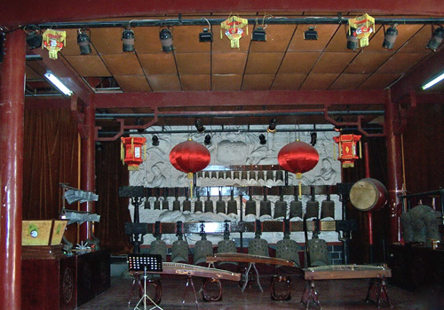Traditional Chinese musical performance are available at Nanjing Confucius Temple.