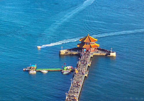 Located in the southern coast of Qingdao city,Zhan Bridge is the icon of Qingdao city.
