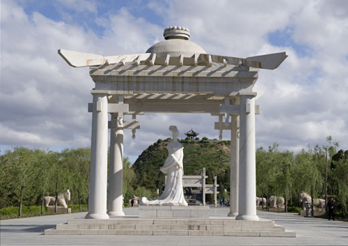 The white-mable statue of WangZhaojun in front of the Zhaojun Tomb in Hohhot,Inner Mongolia.