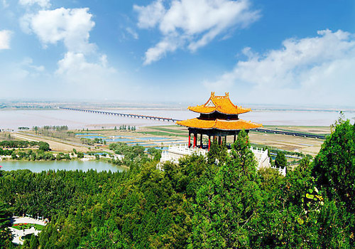 An overlook view on the top of Wulong Peak,Zhengzhou