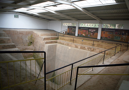 The owners of Mawangdui Han Tomb are the prime minister of Changsha State Li Cang, his wife Xin Zhui and his son Li Xi.