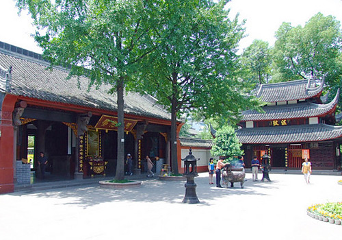 Wenshu Monastery is a famous Buddhist temple in the west of Sichuan Province.
