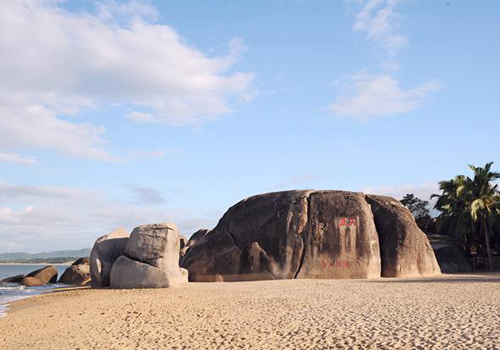Huge rocks on the beach of Tian Ya Hai Jiao,a famous attraction in Sanya, Hainna Island.