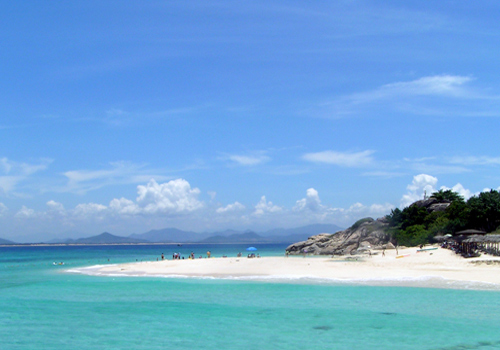 Tian Ya Hai Jiao is a famous beach resort in Sanya even in China