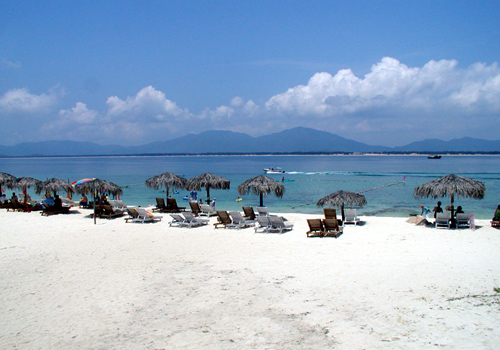 Wuzhizhou Island is a famous attraction of Sanya,Hainan Island.