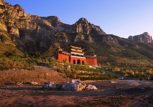 The Mt. Hengshan in Dotong is one of the Five Great Mountains of China.