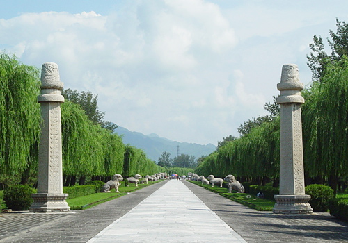 The Sacred Way is a main way leading to the thirteen imperial tombs inside the scenic area. 