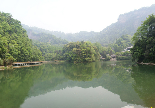 Qingcheng Mountain is praised for its beauty 