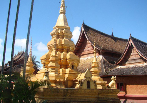 Dai Zu Yuan in Ganbala is a popular tourist attraction in Xishuangbanna. 