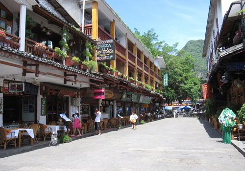 The West Street is well-know as Foreigners' Street in Yangshuo County, Guilin.