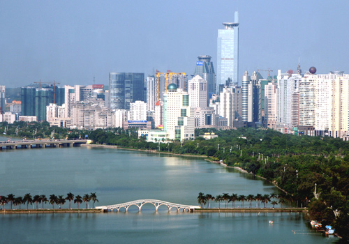 Nanning,the provincial capital of Guangxi Zhuang Autonomous Region,is known as China's Green City.