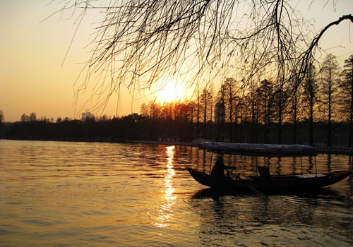 East Lake of Wuhan is the largest downtown lake in China.