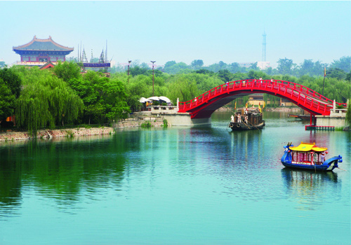 The Rainbow Bridge in Millennium City Park,Kaifeng