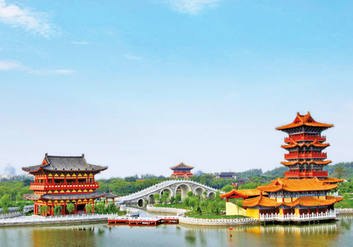 Millennium City Park is a large-scale historical cultural theme park in accordance  with the masterpiece Riverside Scenes at Qingming Festival.