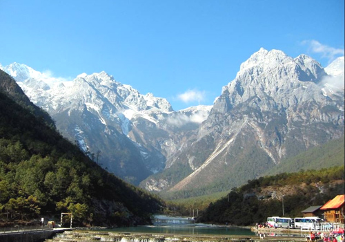 The Jade Dragon Snow Mountain is blessed with natural landscapes of subtropical, temperate zone and cold zone.