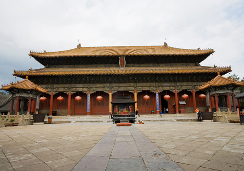 Constructed in 1009, 48.7 metres long, 19.73 metres wide, and 22.3 metres tall, Tiankuang hall is the main part of the Dai Temple, as well as the palace of the God of Mountain Taishan. 
